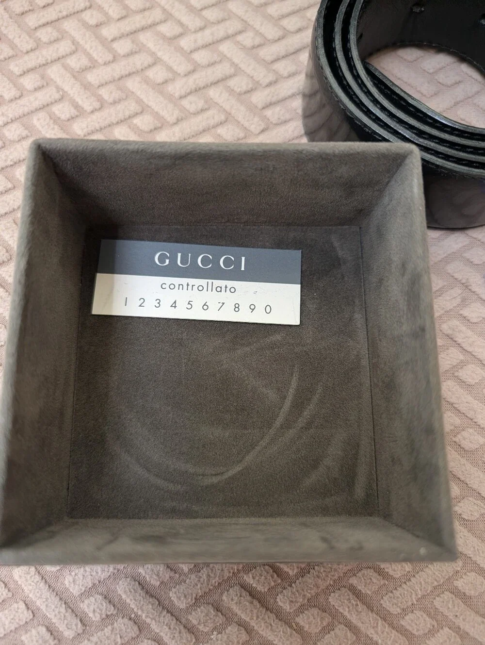 Gucci Black Leather Belt with Gold G Logo Buckle EUC